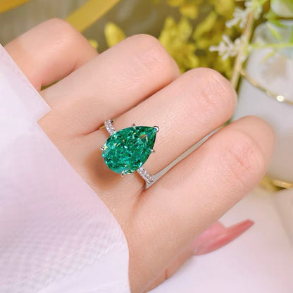 Pear Cut Fancy Vivid Green Diamond Fancy Solitaire Ring 8ct