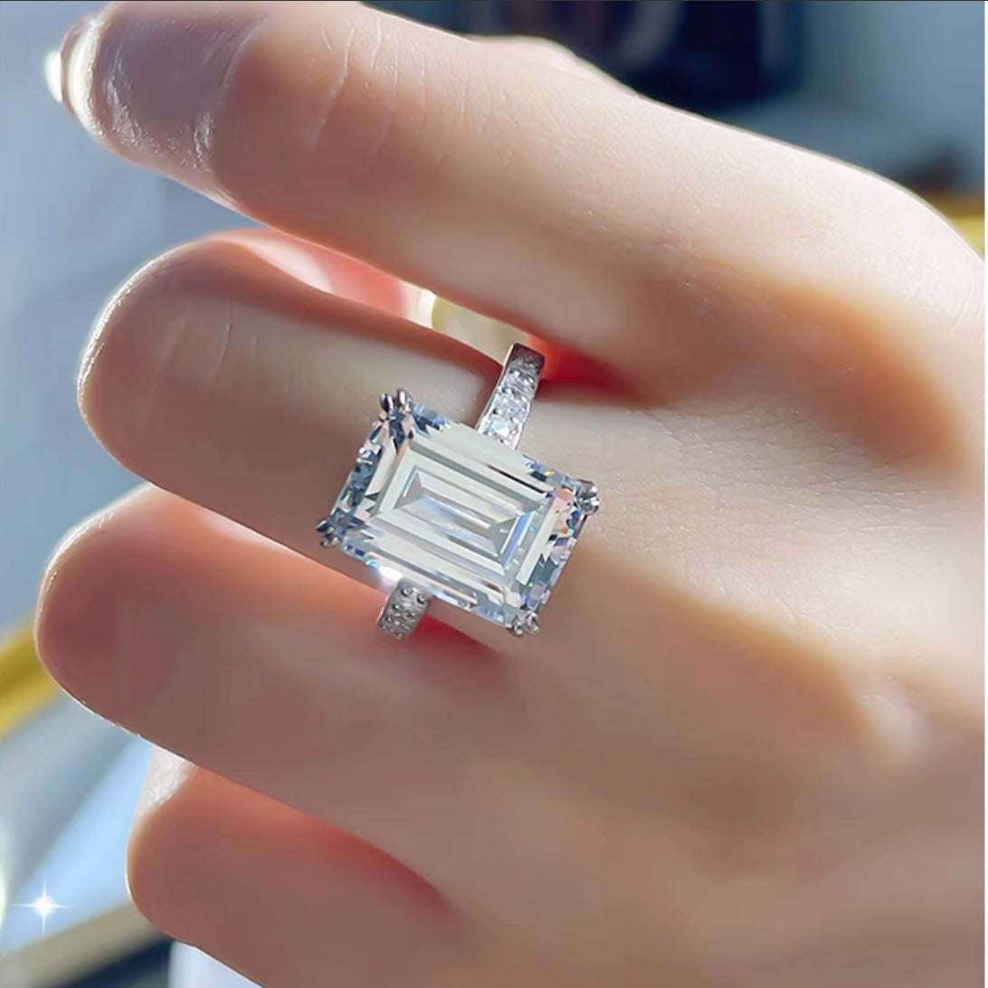 Emerald Cut Luxury Diamond Fancy Solitaire Ring 10ct