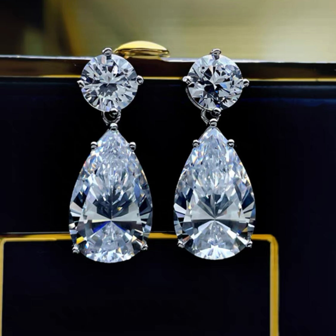 Pear Round Brilliant Cuts Luxury Diamond Drop Dangle Earrings 12ct