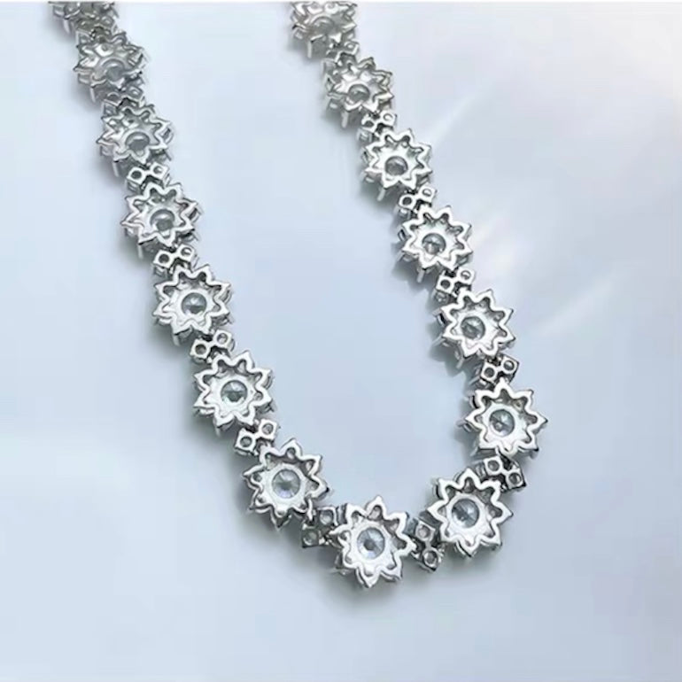 Round Brilliant Luxury Diamond Sunflower Necklace